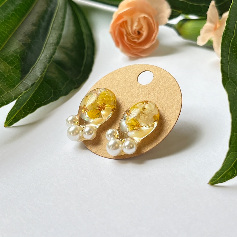 Yellow Dried Flower Resin Pearl Dangle Earrings, Handmade Nature Cottagecore Jewelry