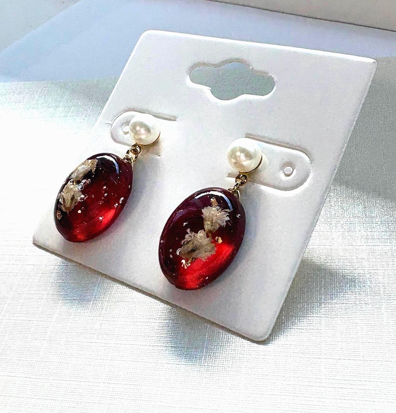 Burgundy Resin Earrings with Dried Flowers and Pearl Accent – Handmade Floral Drop Jewelry