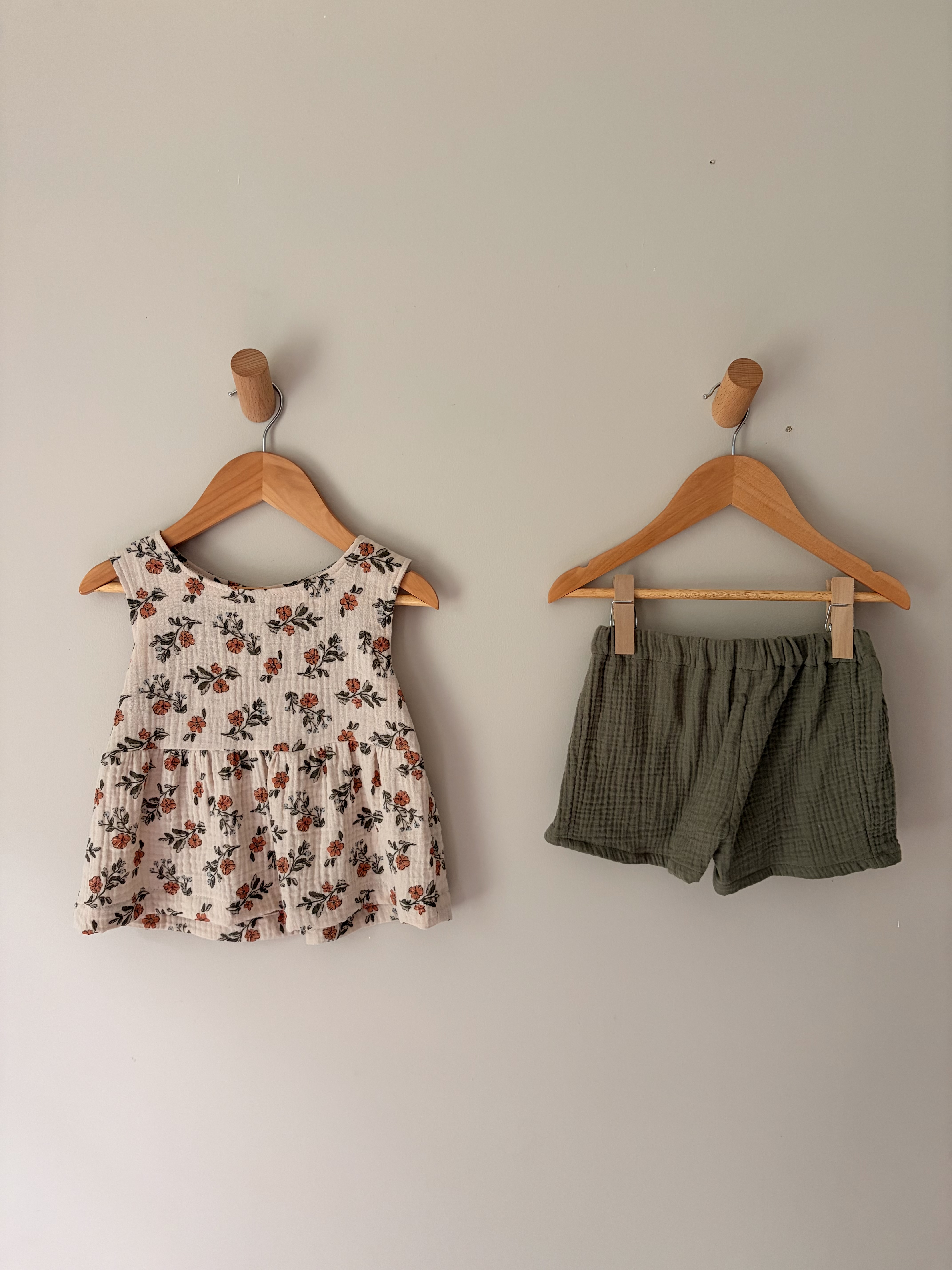 Terracotta Flower Tank Set in size 4