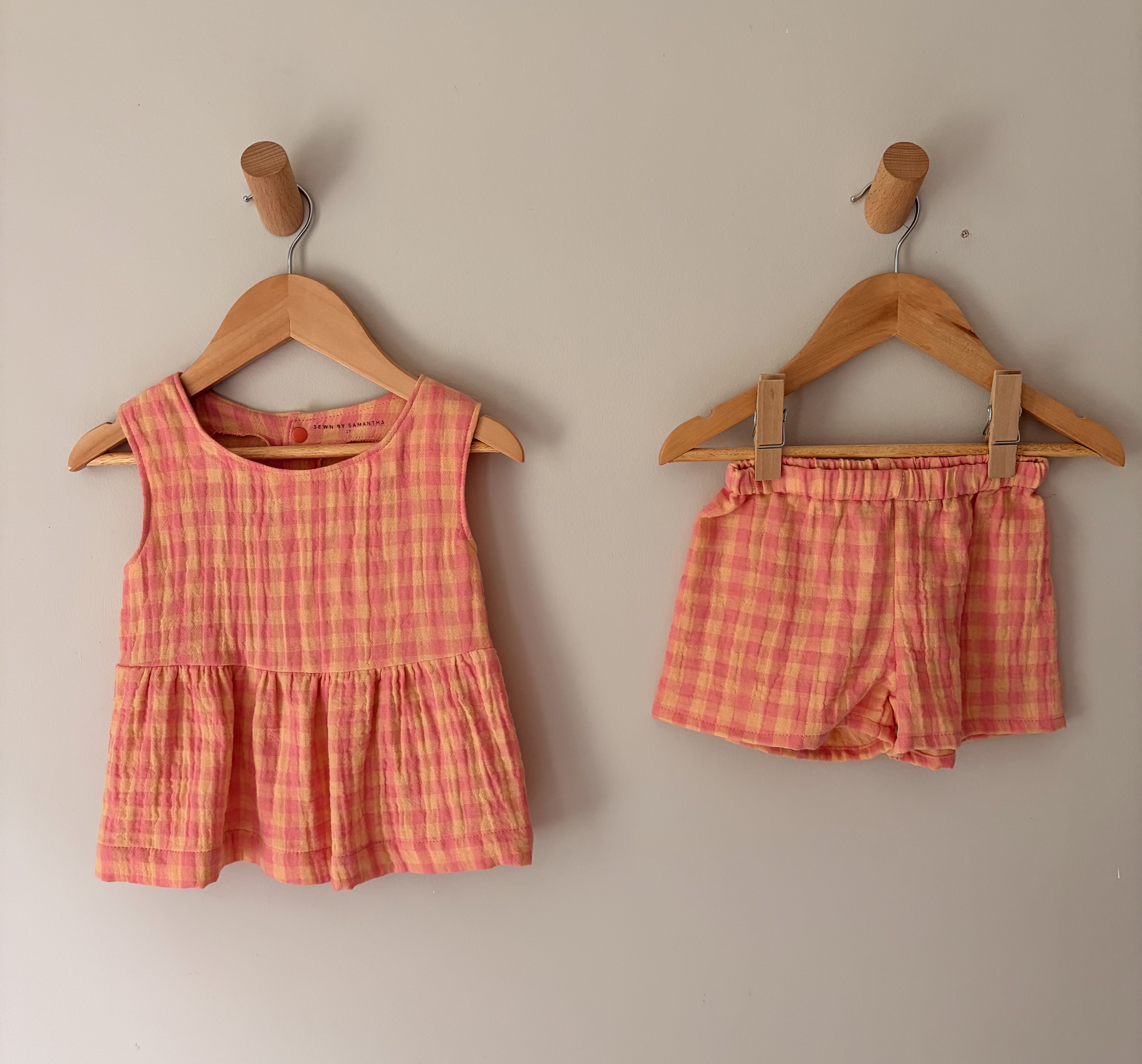 Peach Tank Checker Set in size 3